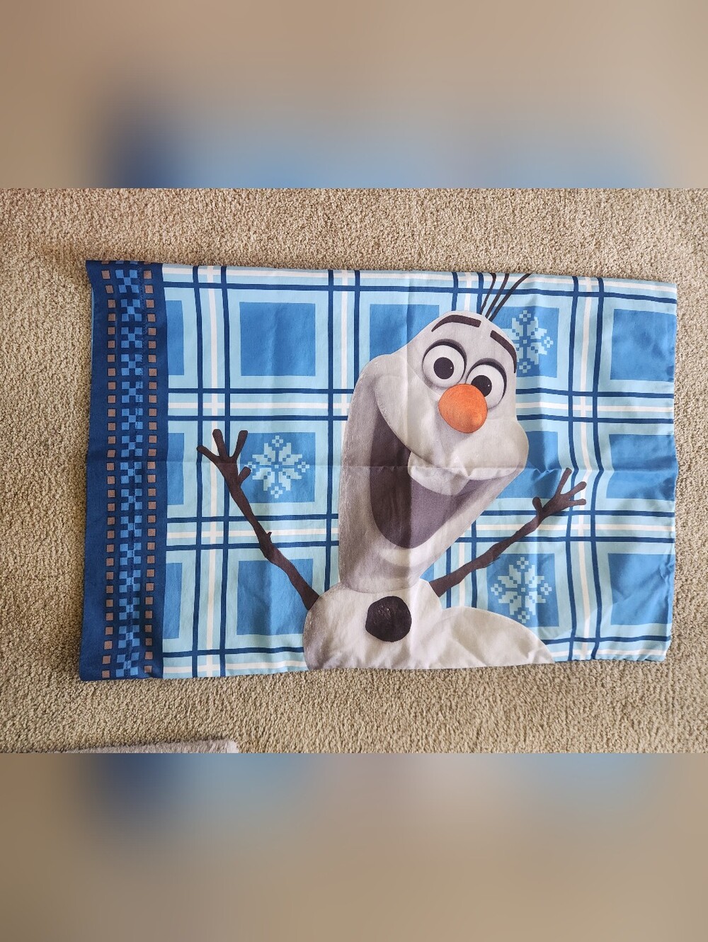 Disney Olaf & Sven Twin Sheet Set With Reversible Comforter